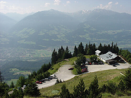 Eine Alm mit wunderschöner Aussicht.